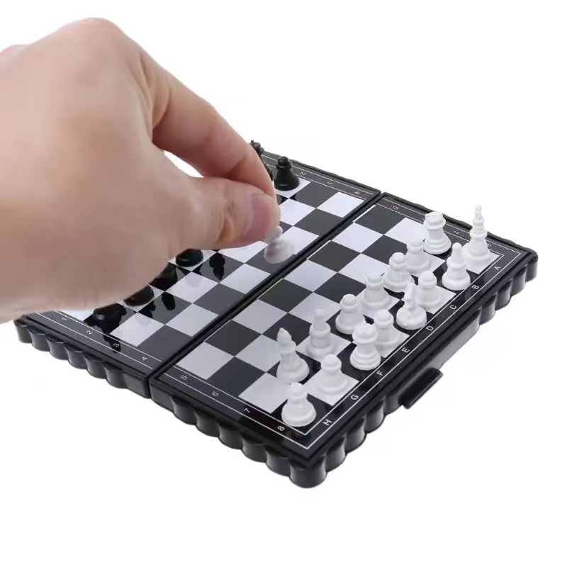 Mini magnetisch schaakspel Opv - Board Game Cafe recensie en prijs