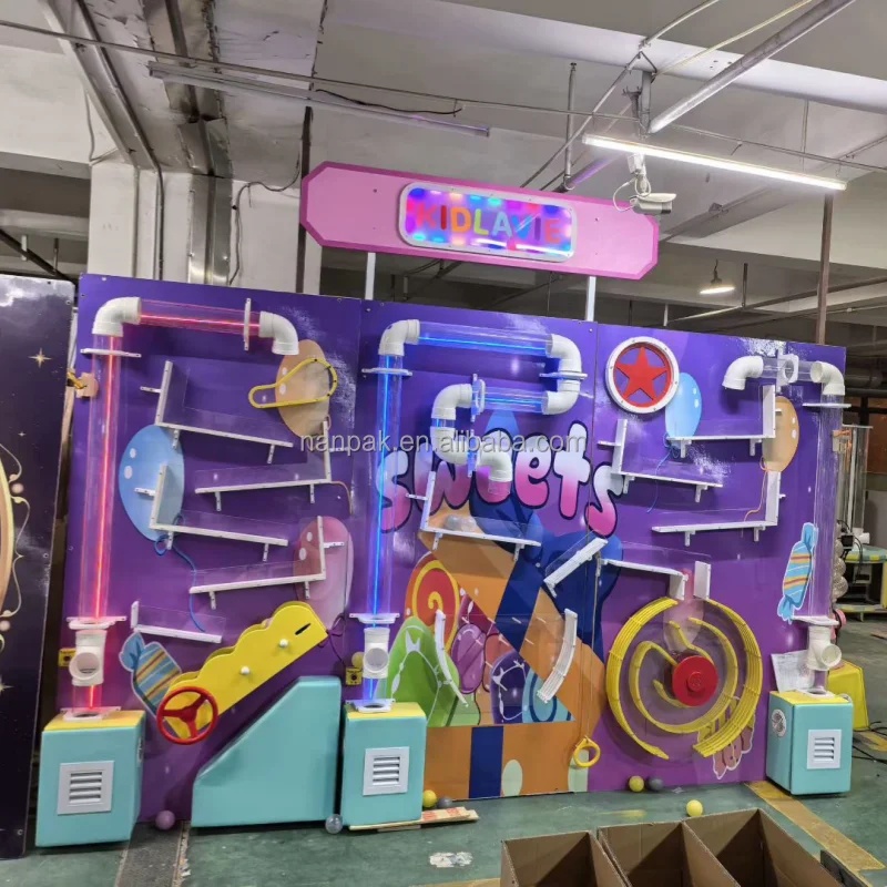 Roze & Wit Zintuiglijk Wandspe - Board Game Cafe recensie en prijs